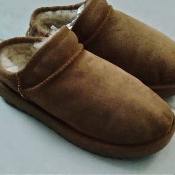 Size 8 Uggs - Picture 2 of 5